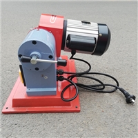 工作台沿工件轴向作往复运动以磨出整个齿宽