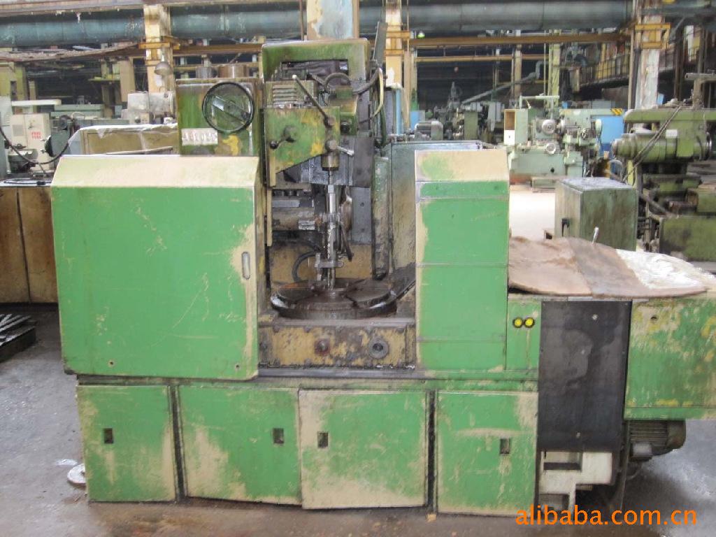 依据两齿合齿轮轴线在空间的相对位置不同