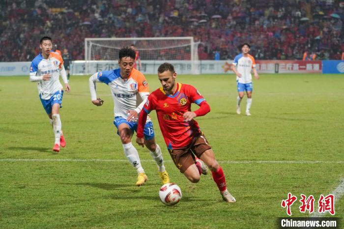 2024中甲揭幕战广西平果哈嘹国晶主场火爆 2-0击败