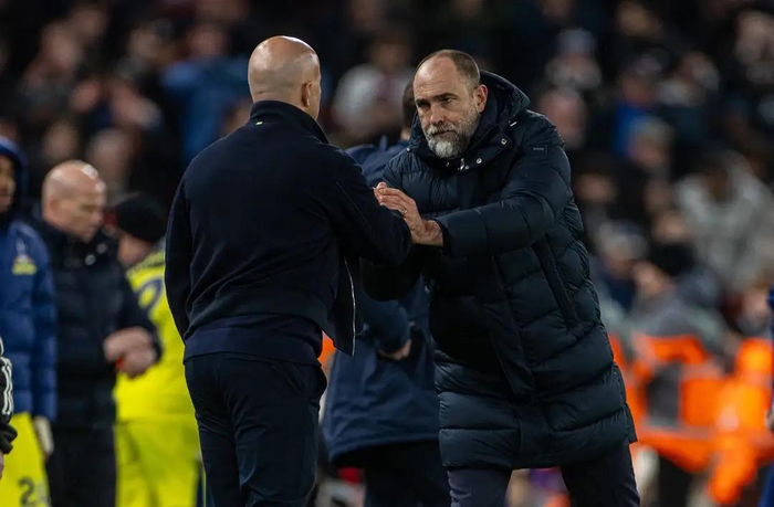 山东男篮迎战天津男篮关键战役克里斯伤退斯蒂