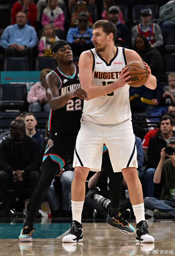 约基奇29+14+9失误创赛季新高 掘金爆冷负灰熊跌至