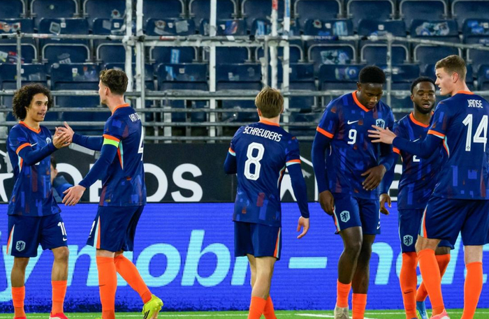 荷兰逆转挪威友谊赛 世界杯预选赛战绩亮眼